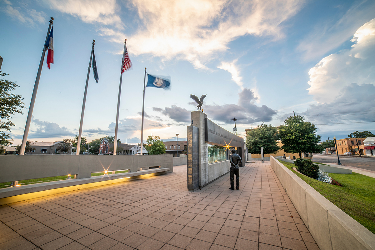 Iberville Veterans Memorial, Plaquemine